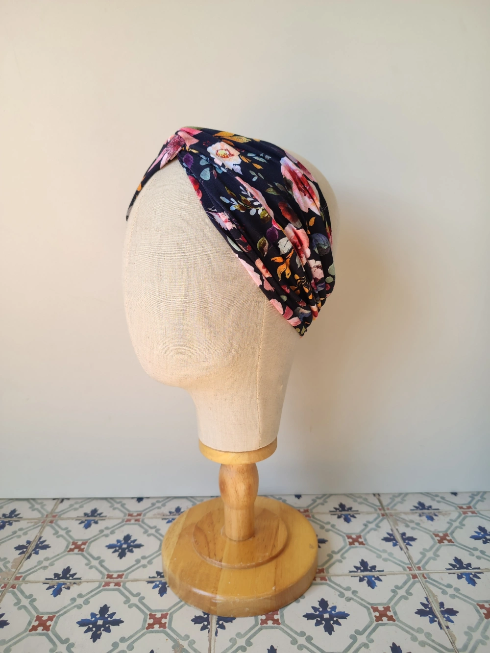 Turbante urdin marino lore arroxak