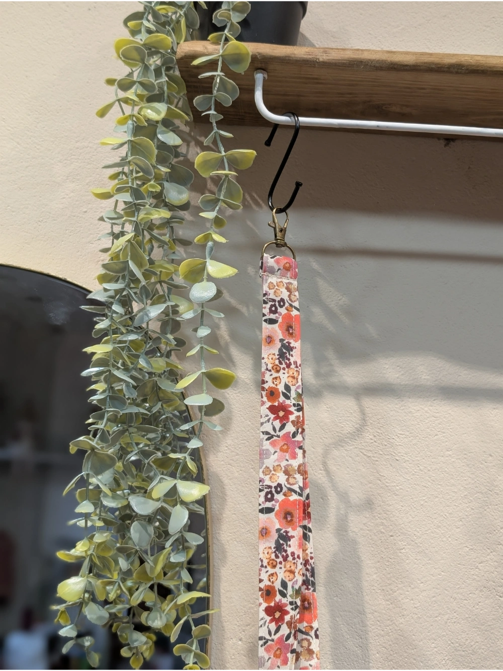 Giltzetako txuria loreduna