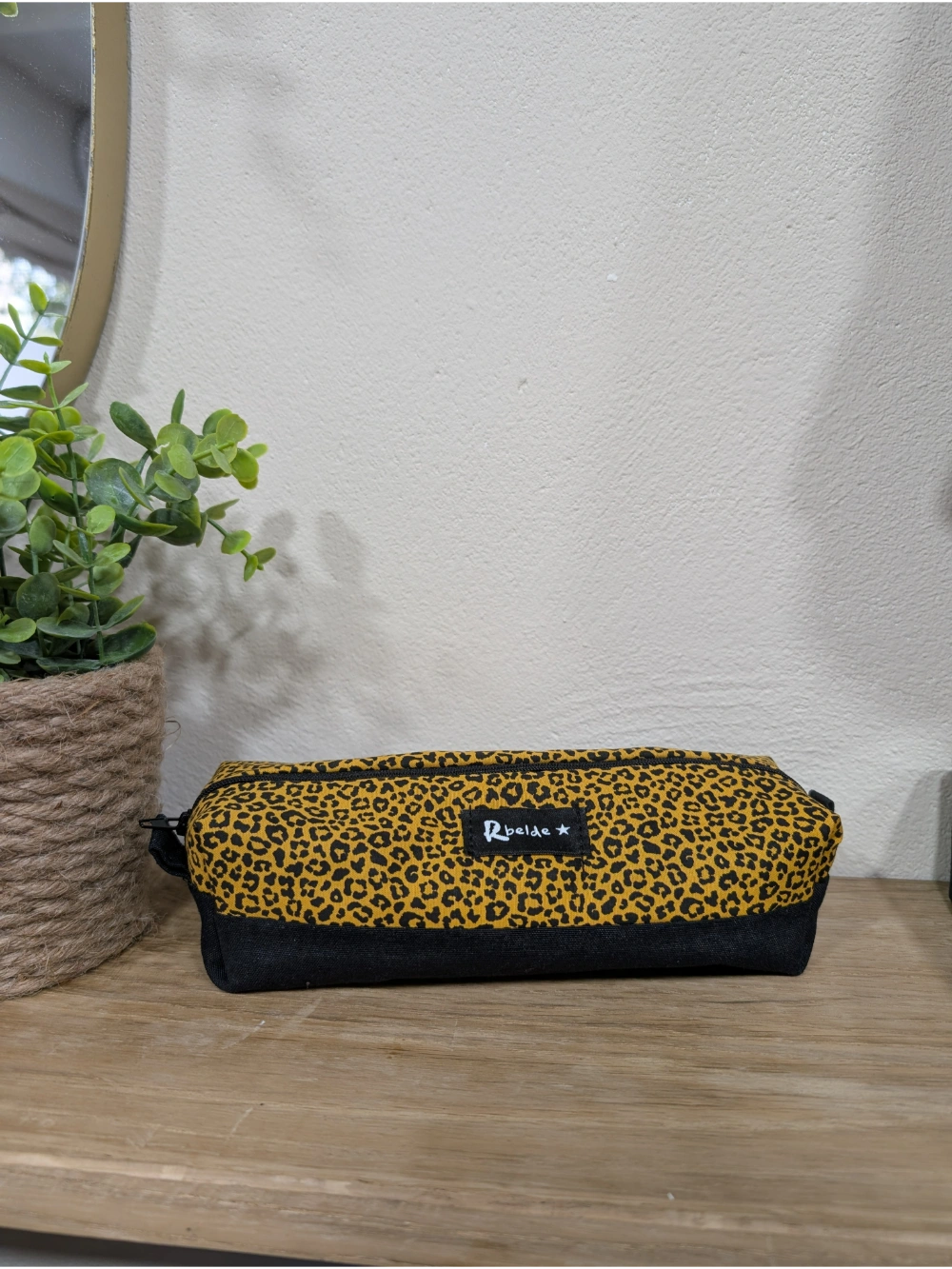 Estutxe leopardo horia