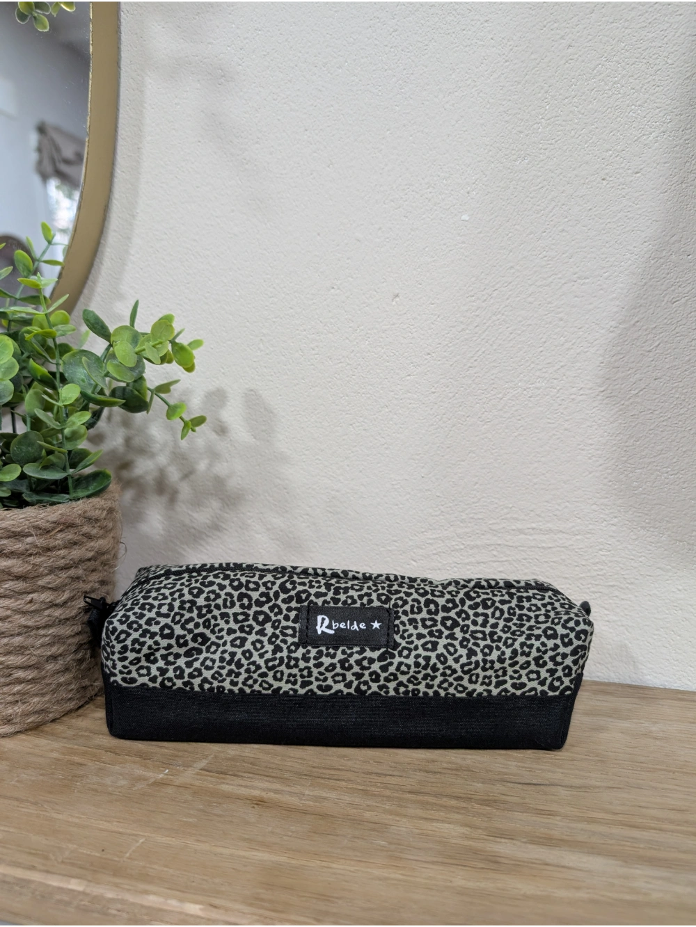 Estutxe leopardo grix argia