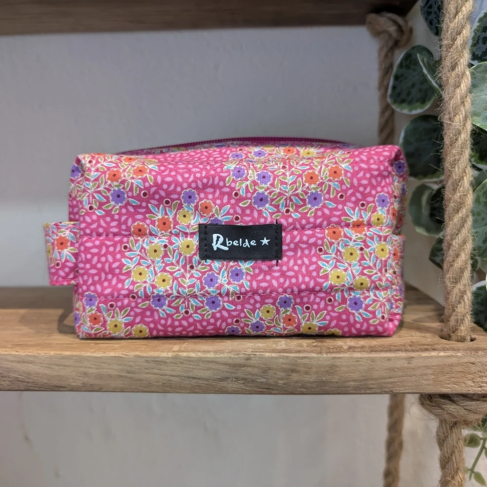 Nezeser Arrano arroxa lore koloretsuak