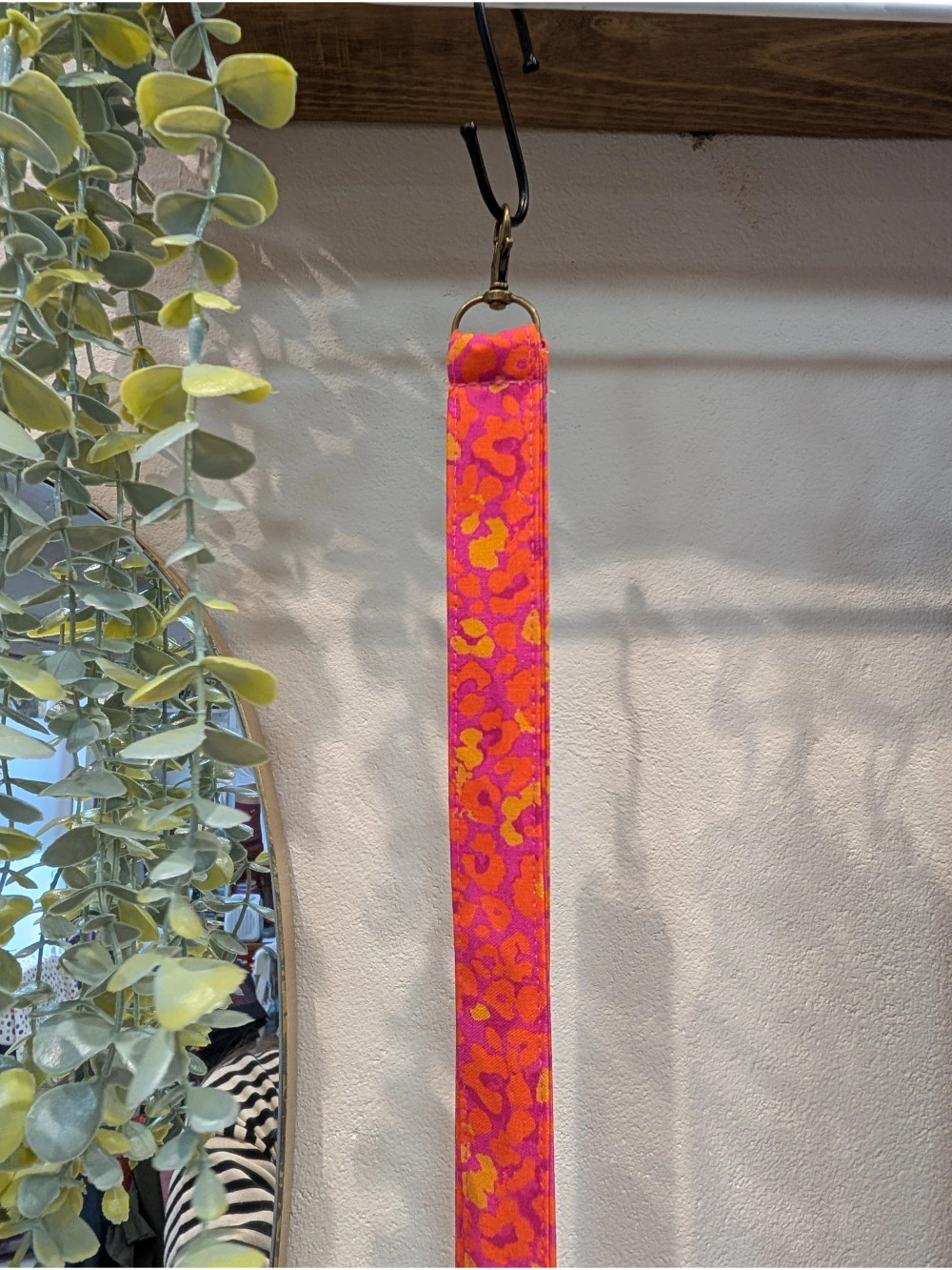 Giltzetako leopardo fuksia