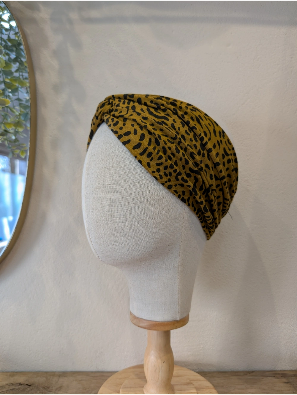 Turbante okre puntos