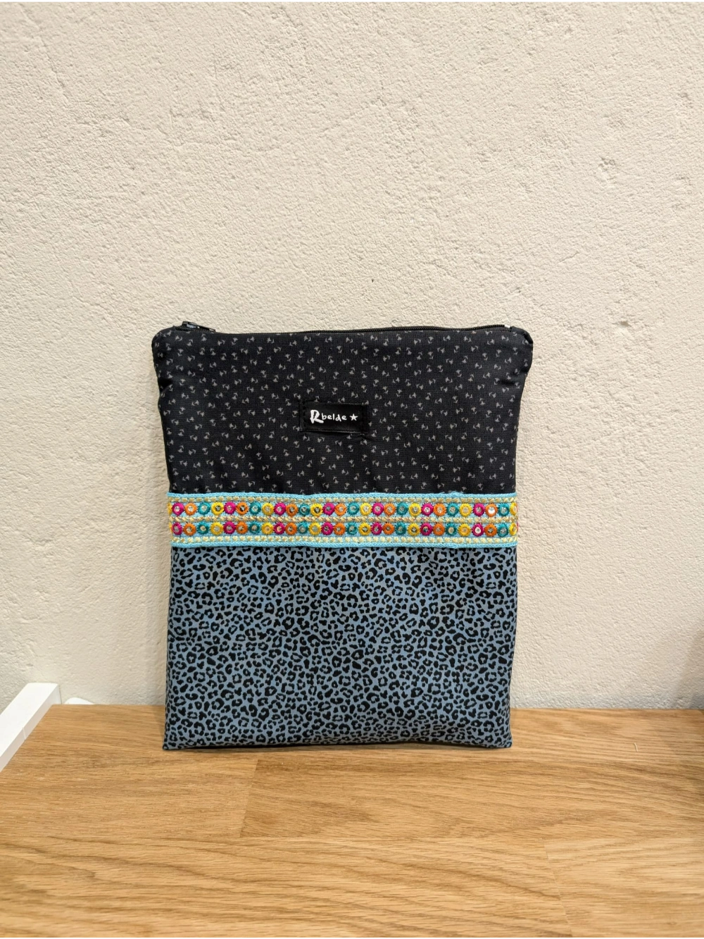 Liburu zorroa leopardo urdina