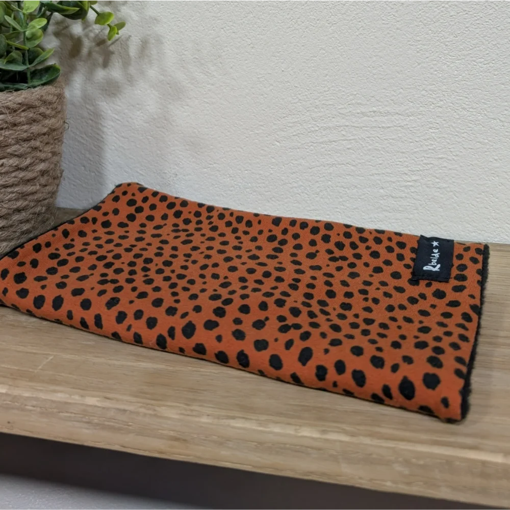 Helduen lepokoa punto naranja