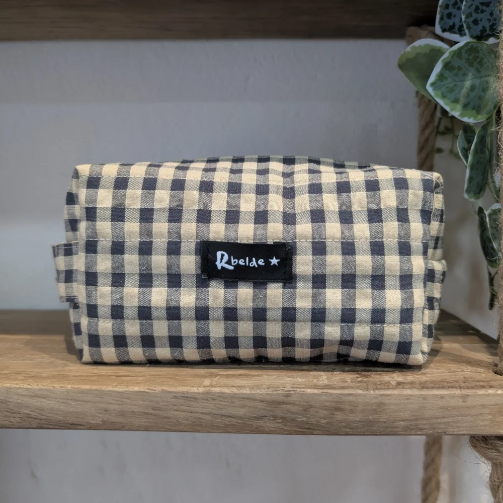 Nezeser Arrano vichy beix beltza