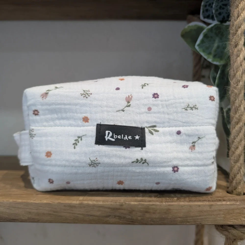 Nezeser Arrano txuria lore txikiak