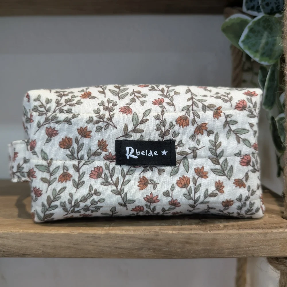 Nezeser Arrano beix lore eta hostoak