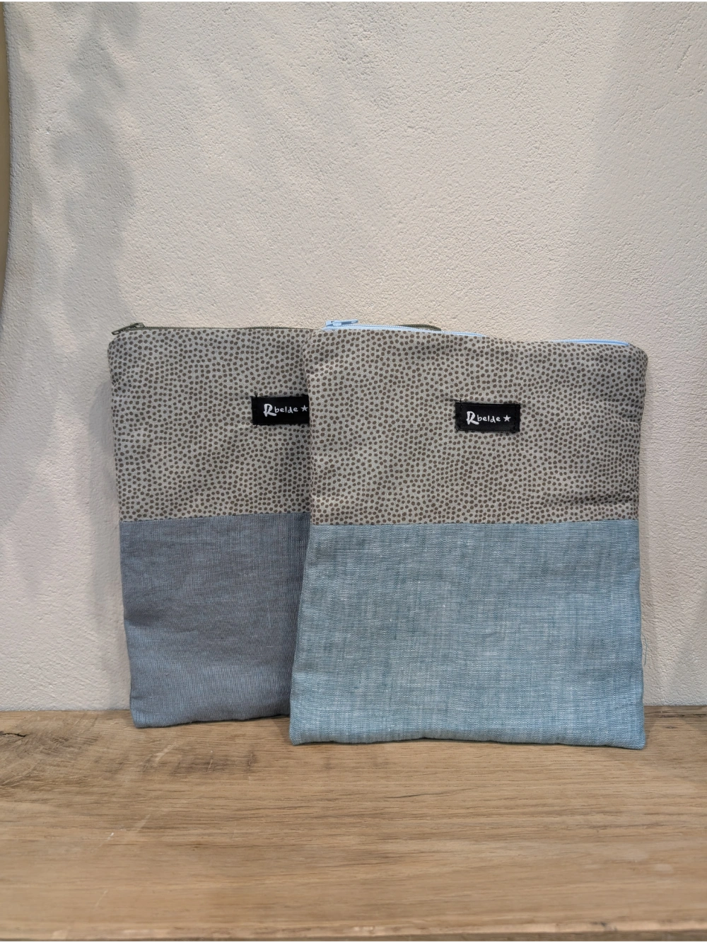 Liburu zorroa grixa puntoduna