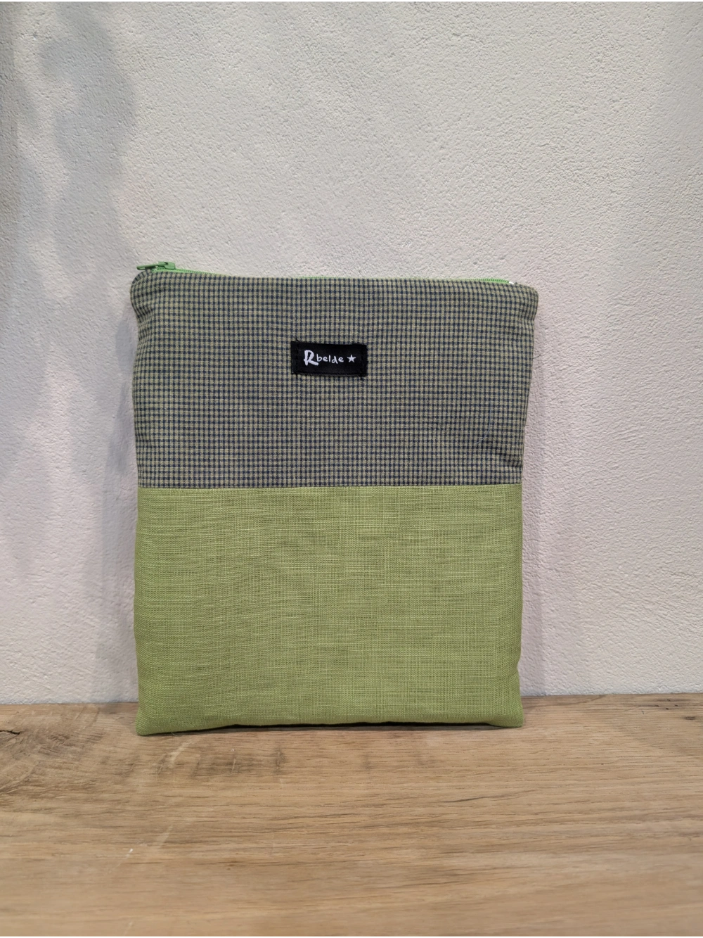 Liburu zorroa vichy berde eta urdina