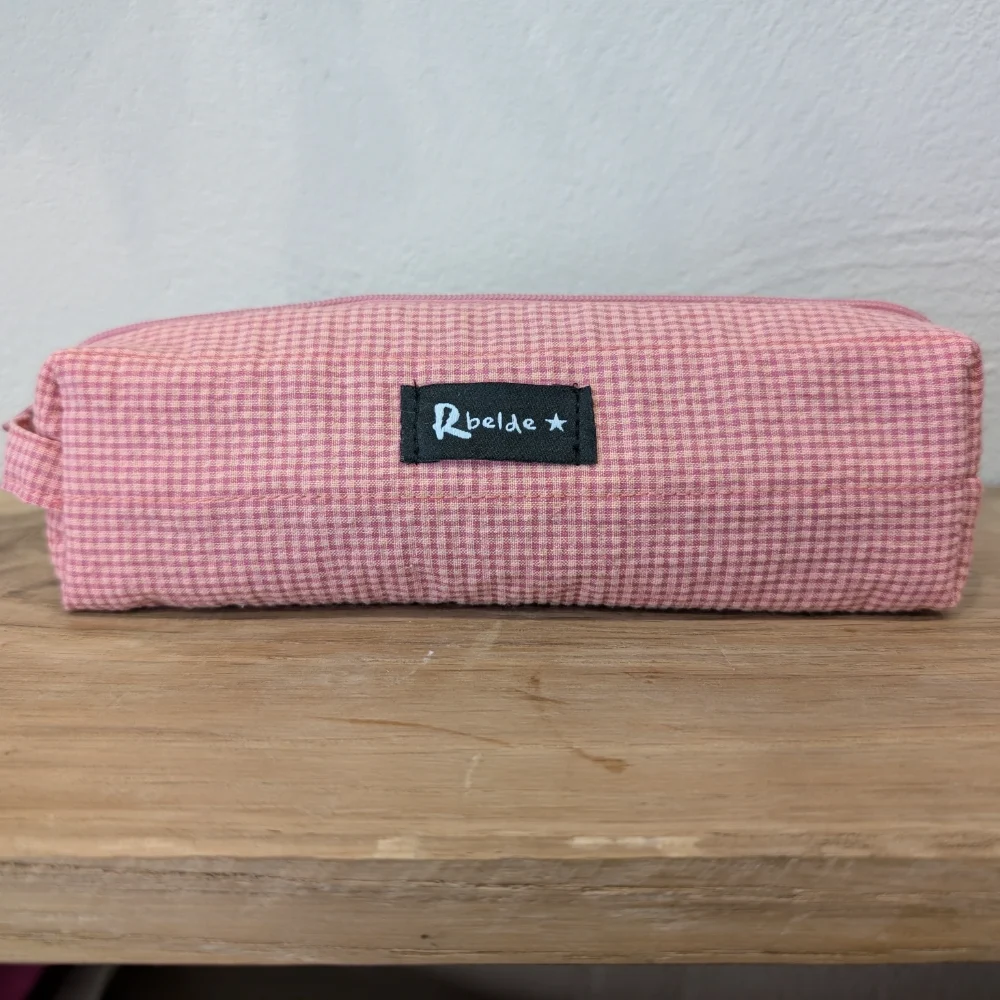 Estutxe vichy arroxa hori krema