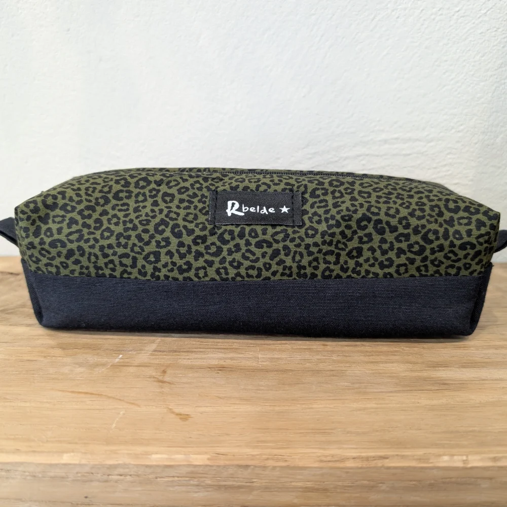 Estutxe leopardo kaki