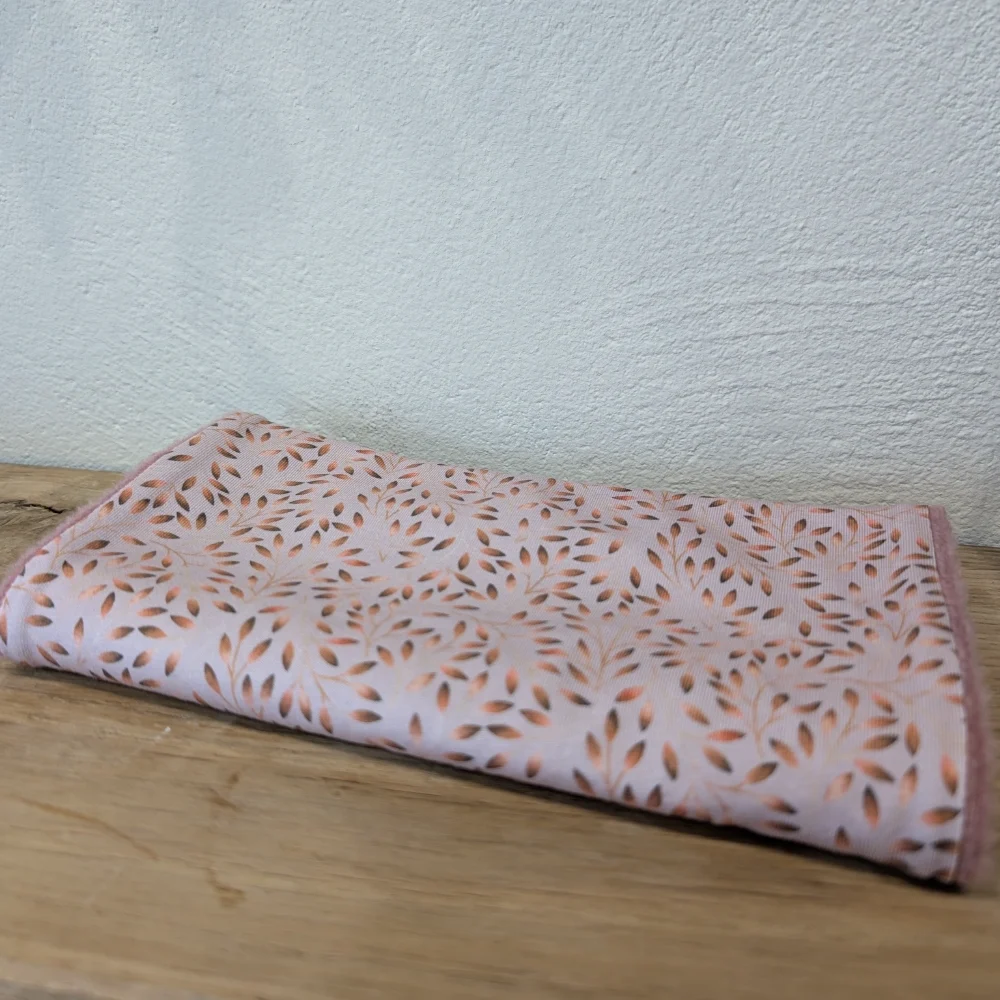 Haurren lepokoa arroxa hostoak