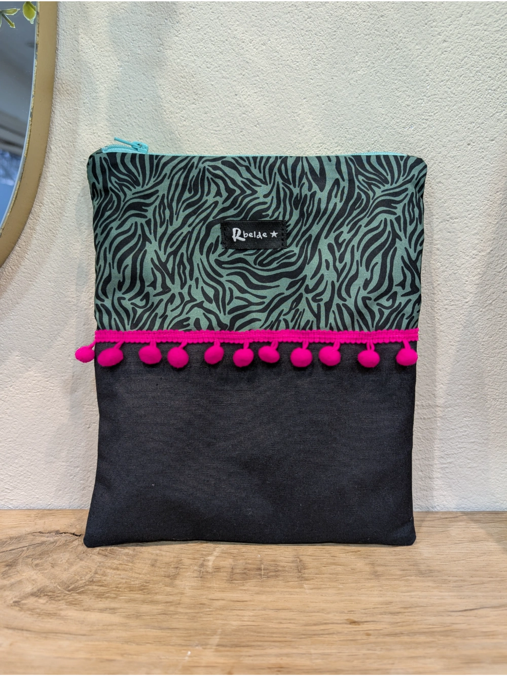 Liburu zorroa zebra kaki arroxa