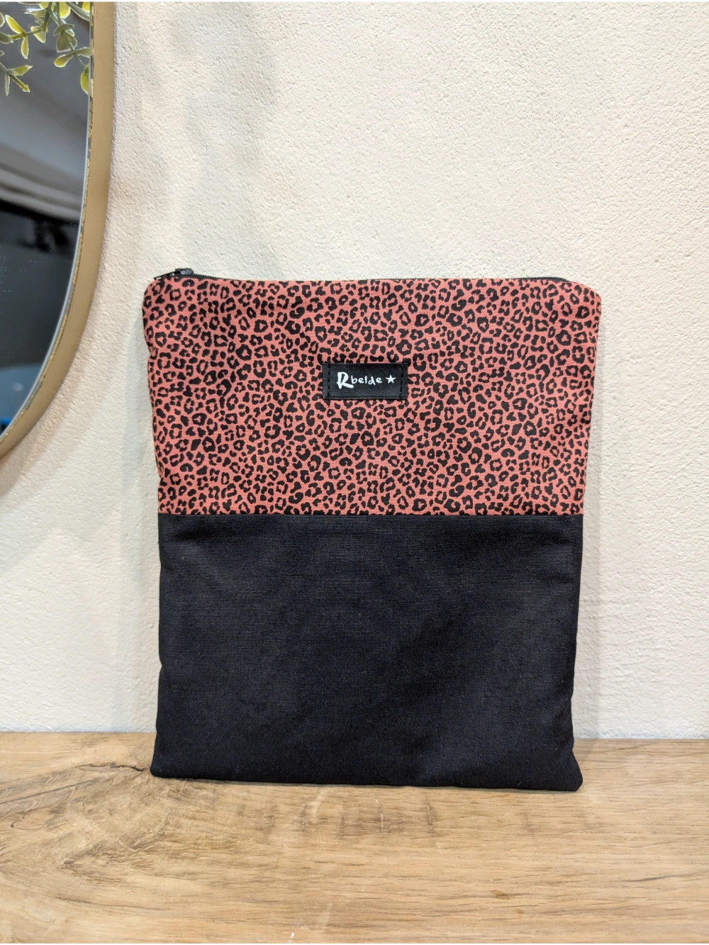 Liburu zorroa leopardo koral 2