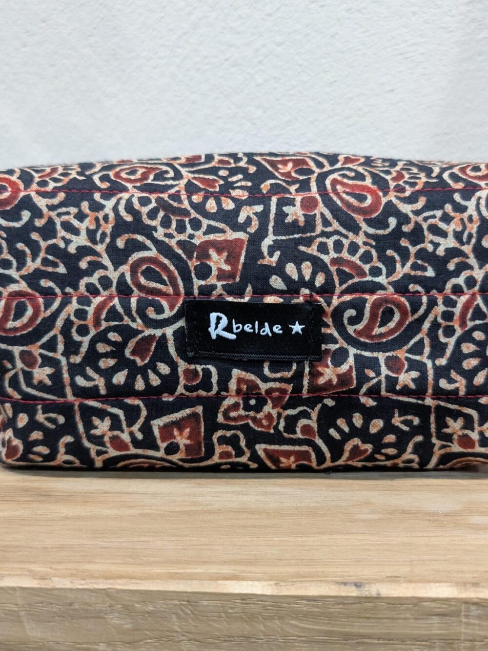 Nezeser Arrano beltza granate