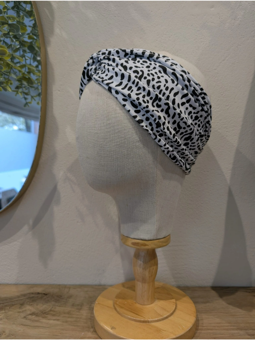 Turbante txuria puntoduna