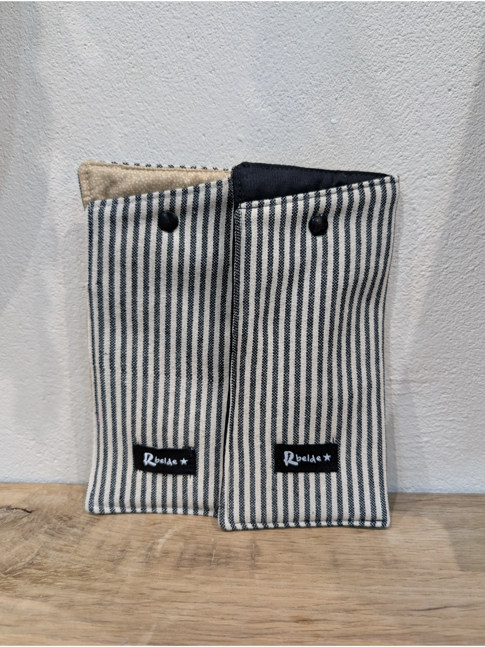 Betaurreko zorroa marraduna beix beltza