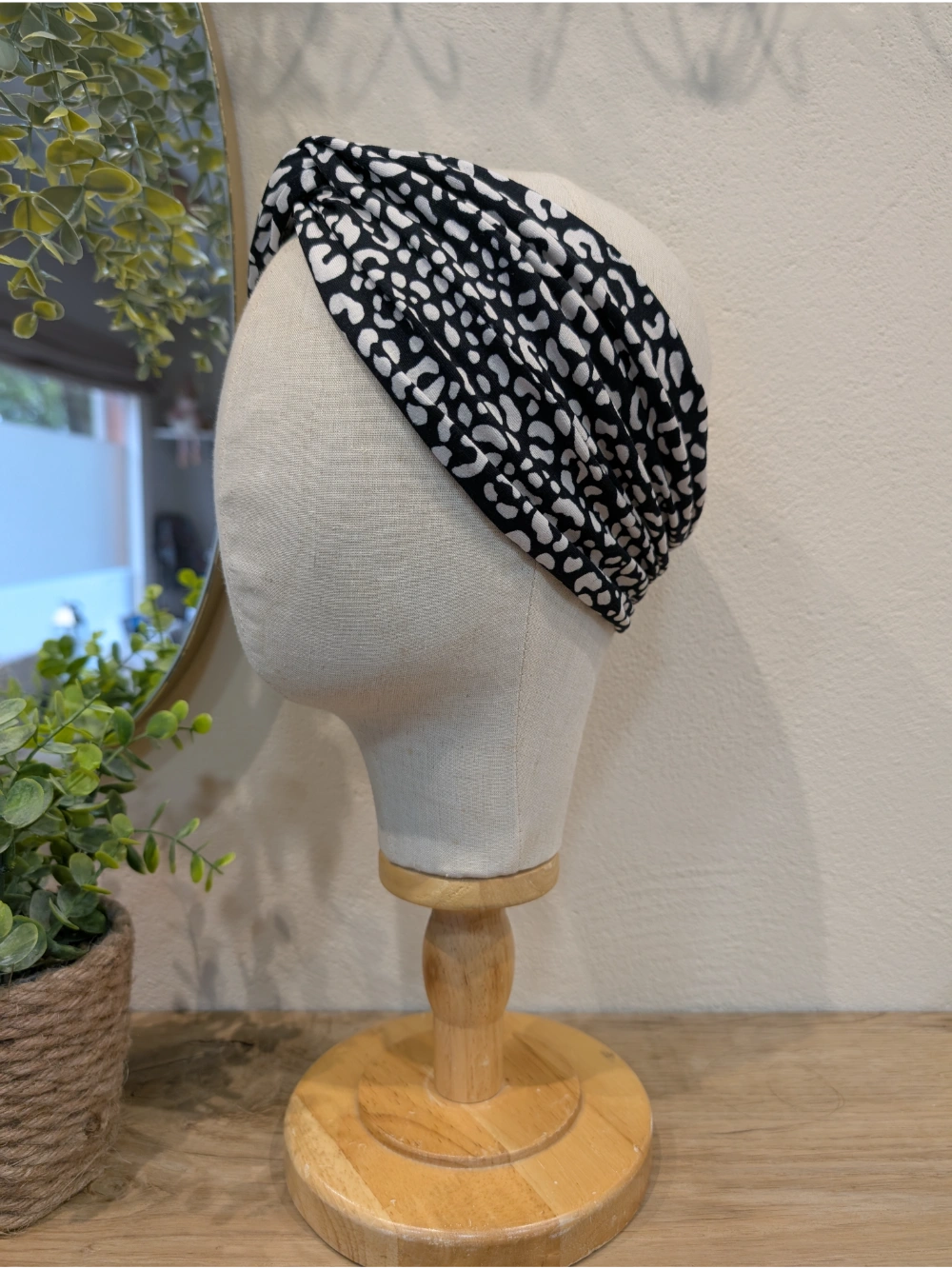Turbante leopardo handia txuri beltza