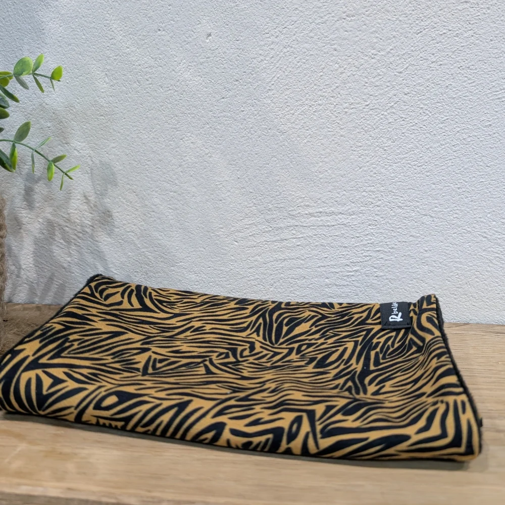 Helduen lepokoa zebra mostaza